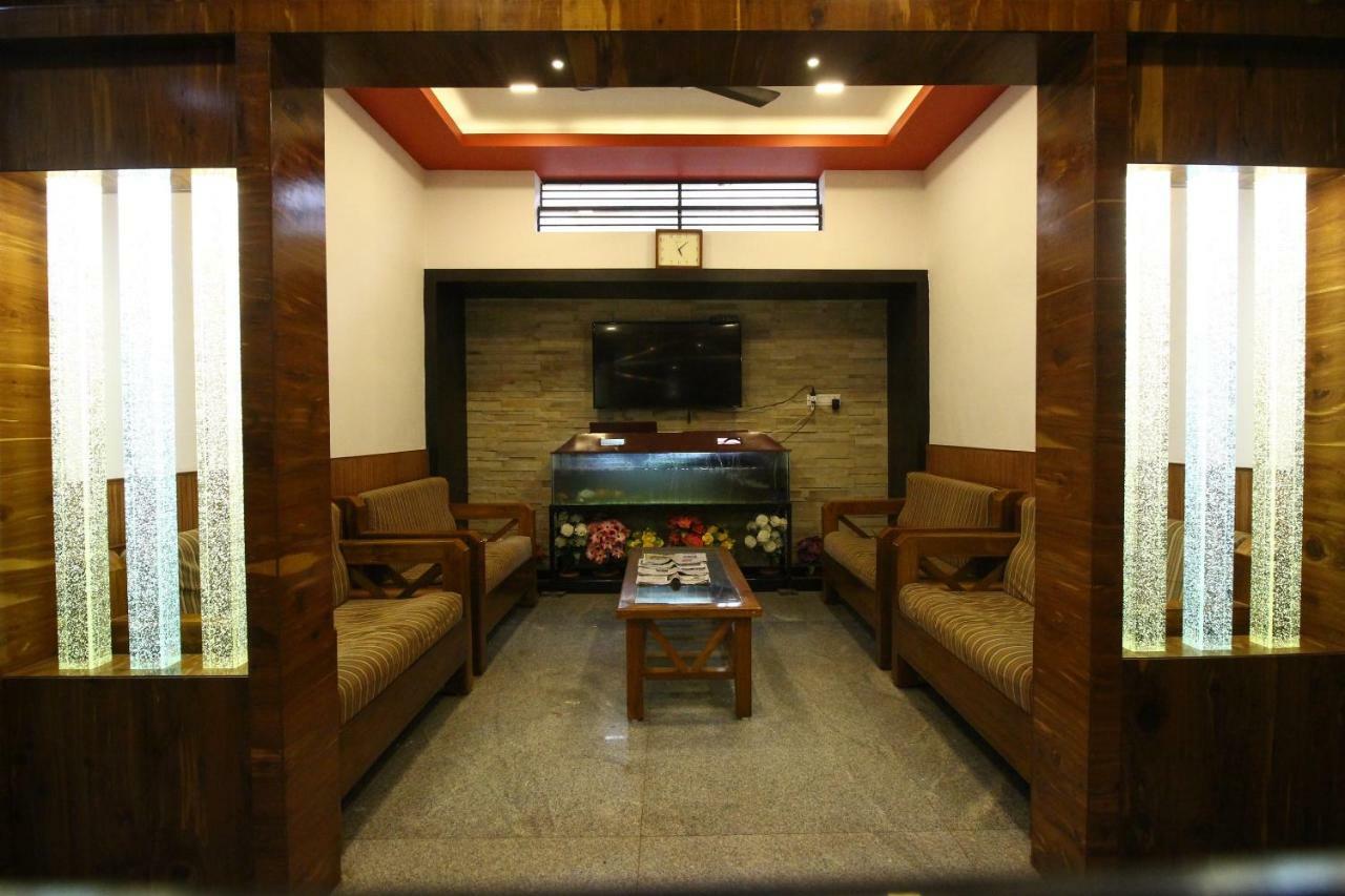 Oyo Flagship 30734 Jeevan Lodge Шимога Экстерьер фото