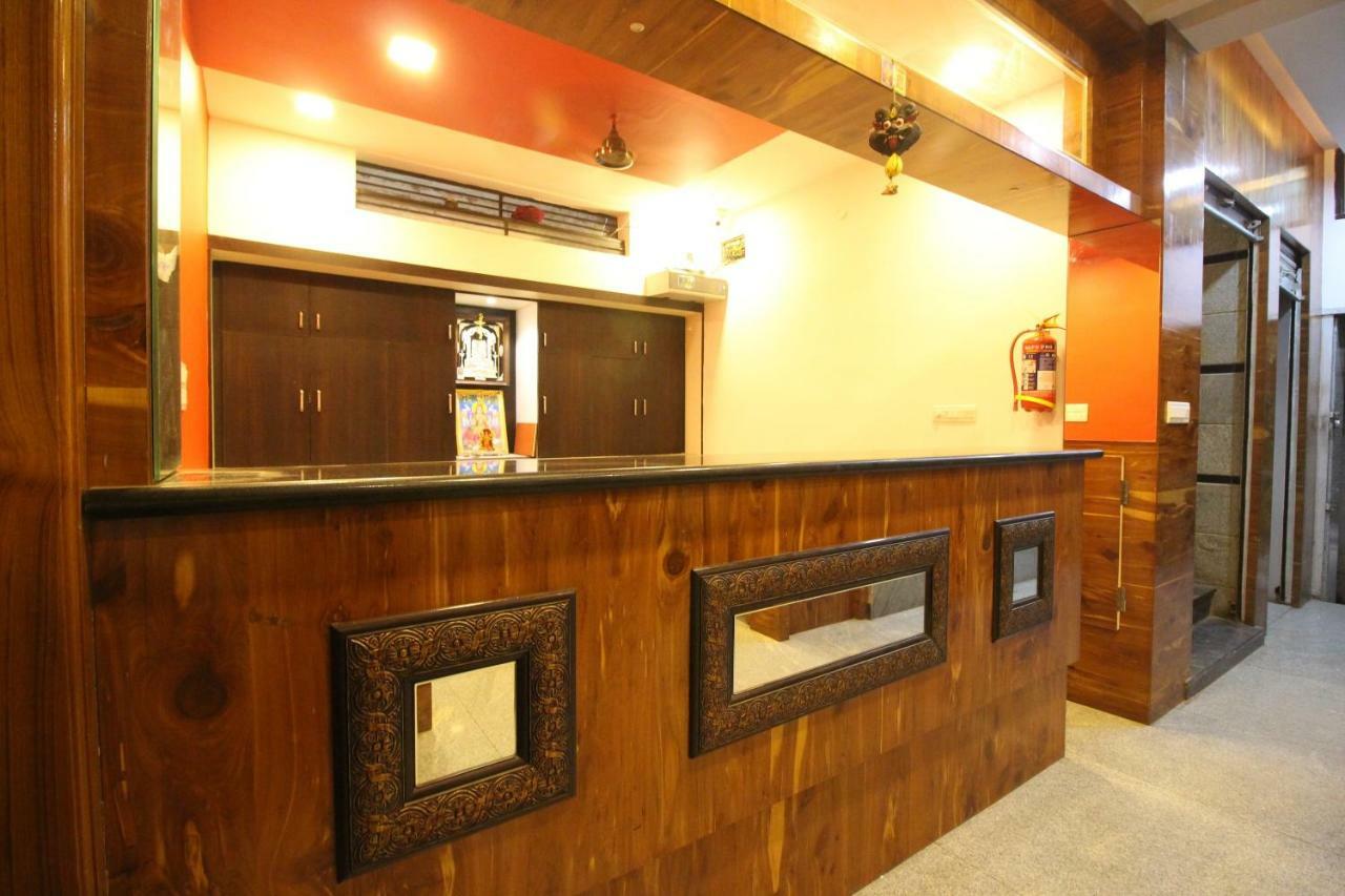 Oyo Flagship 30734 Jeevan Lodge Шимога Экстерьер фото